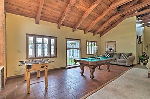 Grand Valrico Home w/ Deck, Fire Pit & Yard!