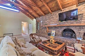 Grand Valrico Home w/ Deck, Fire Pit & Yard!