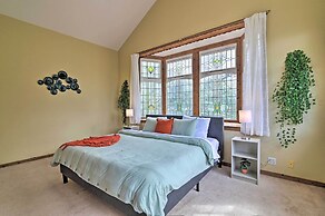 Grand Valrico Home w/ Deck, Fire Pit & Yard!