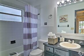 Grand Valrico Home w/ Deck, Fire Pit & Yard!