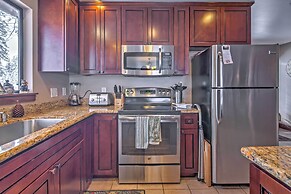 Cozy Incline Village Townhome w/ Private Deck