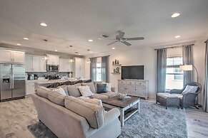 Pensacola Resort Escape: Steps to Beach Club!