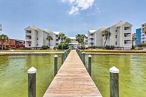 Fort Walton Beach Condo: Walk to Local Beach!