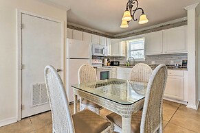 Fort Walton Beach Condo: Walk to Local Beach!