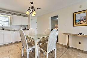 Fort Walton Beach Condo: Walk to Local Beach!