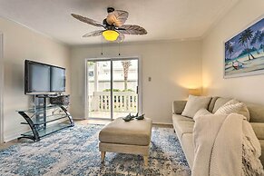 Fort Walton Beach Condo: Walk to Local Beach!