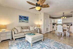 Fort Walton Beach Condo: Walk to Local Beach!