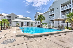 Fort Walton Beach Condo: Walk to Local Beach!