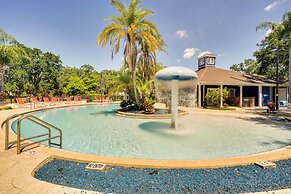 Lucaya Village Townhome w/ Pool, 6 Mi to Disney!