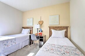 Lucaya Village Townhome w/ Pool, 6 Mi to Disney!