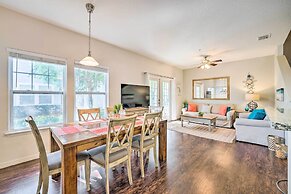 Lucaya Village Townhome w/ Pool, 6 Mi to Disney!