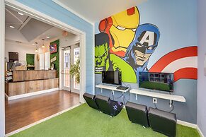 Lucaya Village Townhome w/ Pool, 6 Mi to Disney!