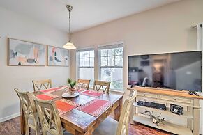 Lucaya Village Townhome w/ Pool, 6 Mi to Disney!