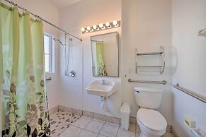 Bright Kissimmee Townhome Near Disney World!