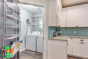 Spacious Home w/ Sunroom, 15 Mi to Pensacola!