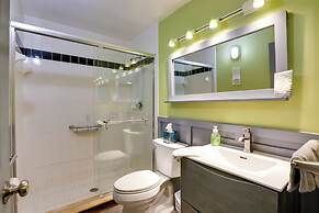 St Augustine Condo w/ Screened Porch, Pool Access!