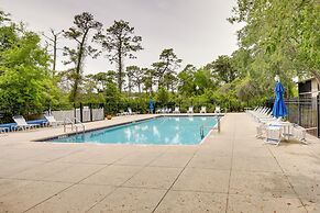 St Augustine Condo w/ Screened Porch, Pool Access!