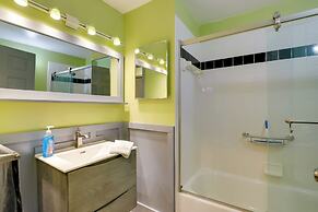 St Augustine Condo w/ Screened Porch, Pool Access!