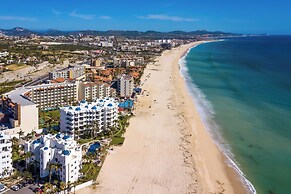 Beachfront Oasis in Cabo w/ Resort Amenities!