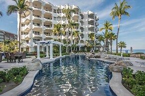 Beachfront Oasis in Cabo w/ Resort Amenities!