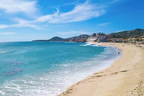 Beachfront Oasis in Cabo w/ Resort Amenities!