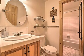 Cozy Family Condo in Mammoth Lakes w/ Balcony
