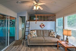 Cozy Middle Bass Cabin w/ Grill & Lagoon Access!