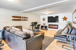 Lakefront Retreat w/ Kayaks, Paddle Boards & Deck!