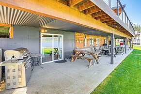 Lakefront Retreat w/ Kayaks, Paddle Boards & Deck!