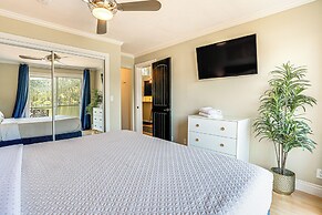 Lakefront Retreat w/ Kayaks, Paddle Boards & Deck!