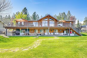 Lakefront Retreat w/ Kayaks, Paddle Boards & Deck!