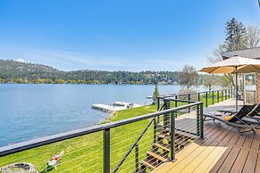 Lakefront Retreat w/ Kayaks, Paddle Boards & Deck!