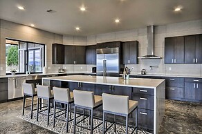 Luxury Home w/ Views - 5 Min to Columbia River