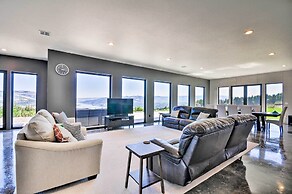 Luxury Home w/ Views - 5 Min to Columbia River