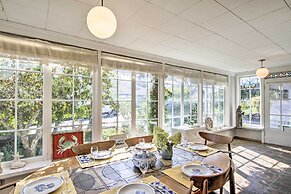 Waterfront Puget Sound Retreat: Steps to Beach!