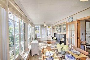 Waterfront Puget Sound Retreat: Steps to Beach!