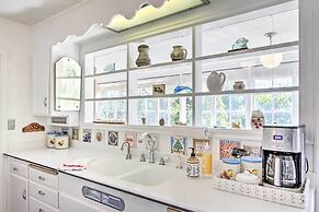 Waterfront Puget Sound Retreat: Steps to Beach!