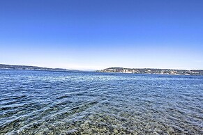 Fire Pit, Views & Beach Access: Waterfront Escape!