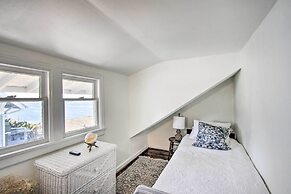 Fire Pit, Views & Beach Access: Waterfront Escape!