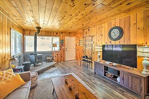 Mountain Chalet in Big Bear City, 5 Mi to Lake!