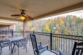 Newly-renovated Condo w/ Mtn Views - Walk to Dtwn!