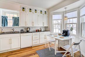 Charming Minneapolis Home < 1 Mi to Lakes!