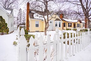 Charming Minneapolis Home < 1 Mi to Lakes!