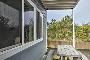 Waterfront Vacation Rental in Ocean Shores