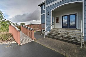 Waterfront Vacation Rental in Ocean Shores