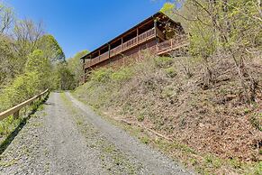 Family Cabin w/ Private Hot Tub & Views in Boone!
