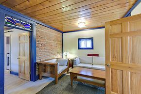 0601: Downtown Salida Cottage w/ Fireplace + Yard