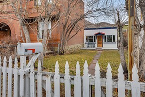 0601: Downtown Salida Cottage w/ Fireplace + Yard