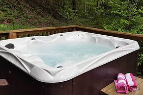 'nature's Retreat' w/ Hot Tub: 7 Mi to Bryson City