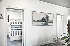 High-end & Homey Family Abode: Walk Downtown!